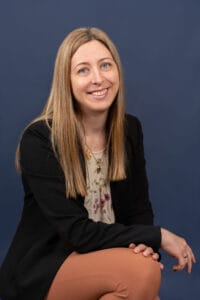 Mme Jennifer Nolan